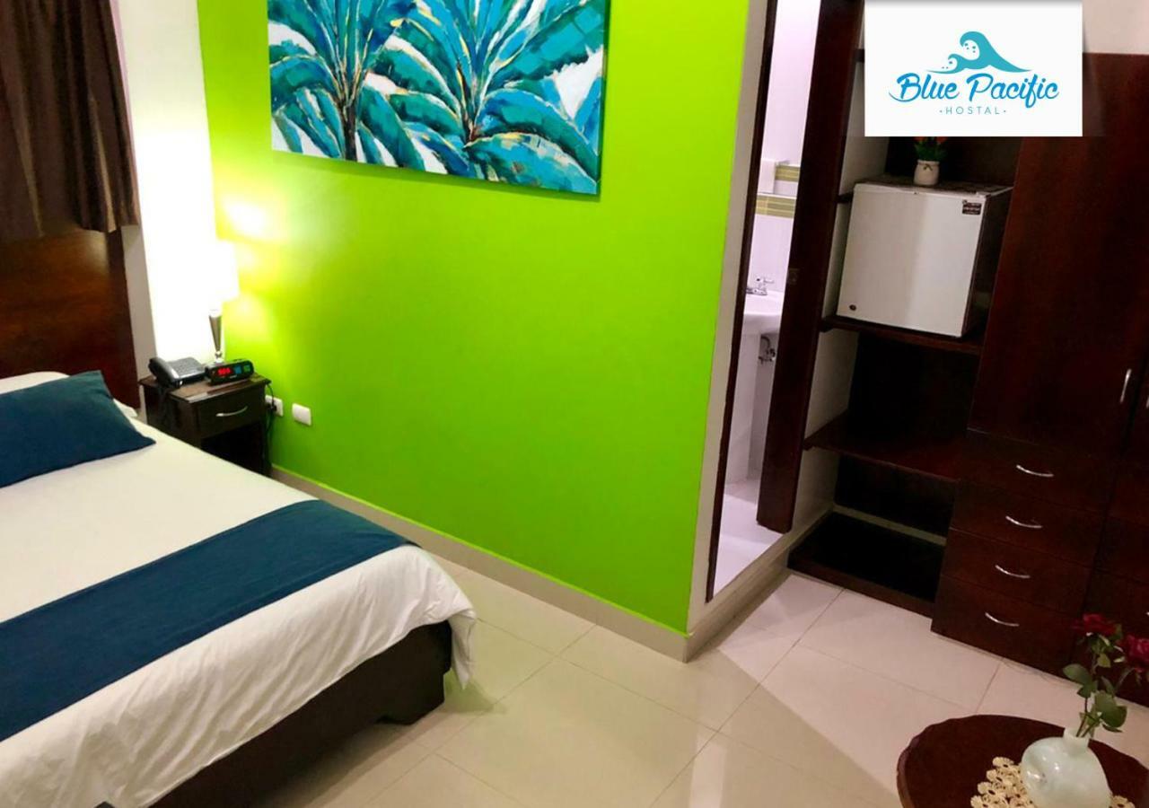 Hostal Blue Pacific Manta Exterior photo